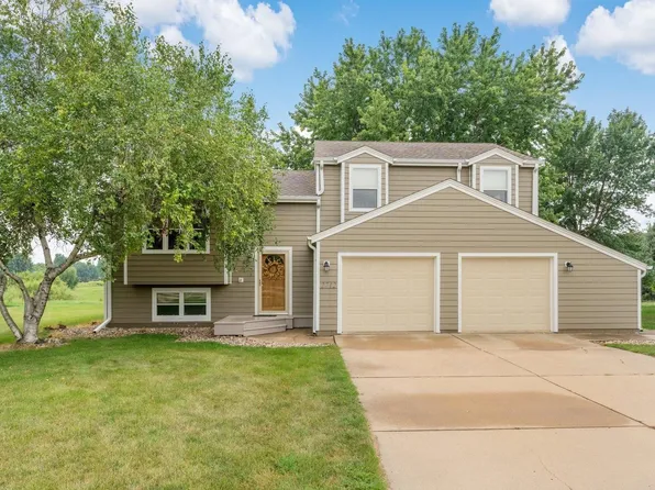 2712 S Sandstone Cir, Sioux Falls, SD 57103