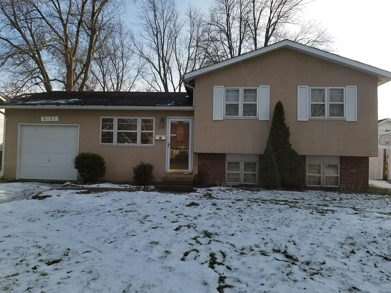 5027 Chipman Dr photo 1