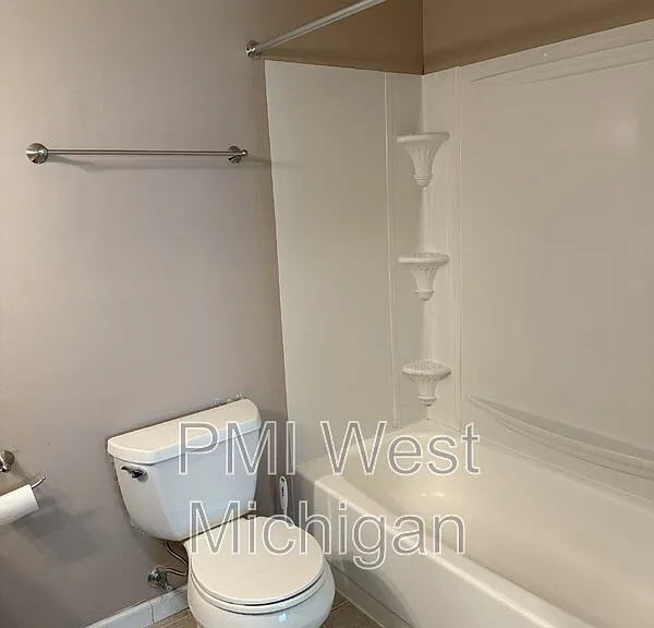 5864 Shaw St #3 — Photo 11