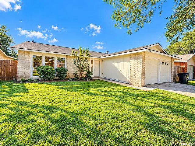 3 bed, 2.0 bath, 1274 sqft, $1,575 — Photo 1