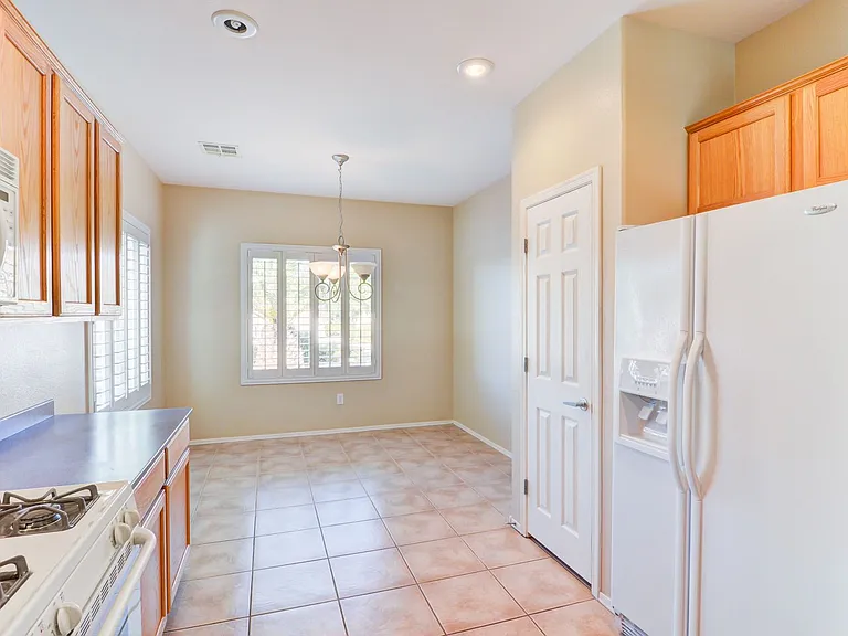 2173 Burris Hill Dr — Photo 6