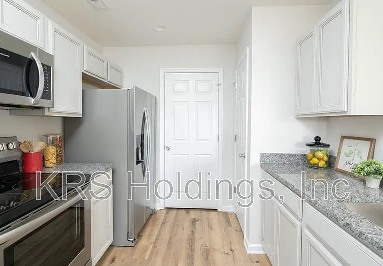 3007 Locust Grove Ct — Photo 3