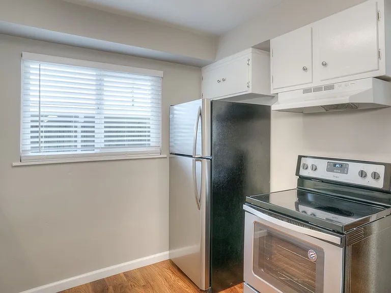 Phoenix Apartments — Photo 33