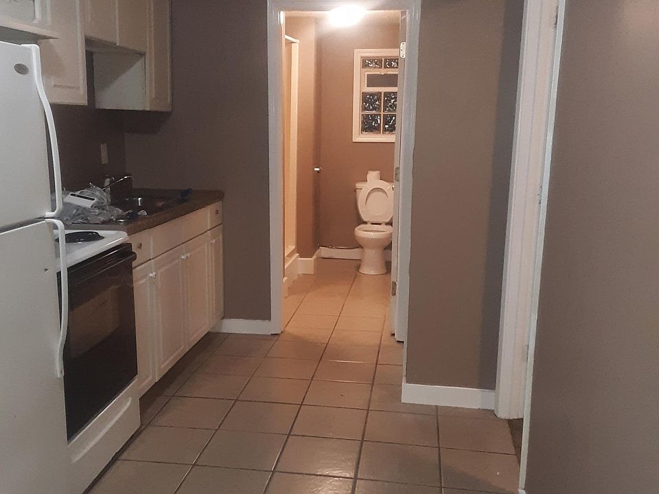 2nd image of 121 Doyle Rd APT 1