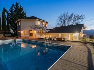 4935 Cherry Ln, Medford, OR 97504