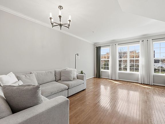 5th image of 15415 Rosemont Manor Dr
