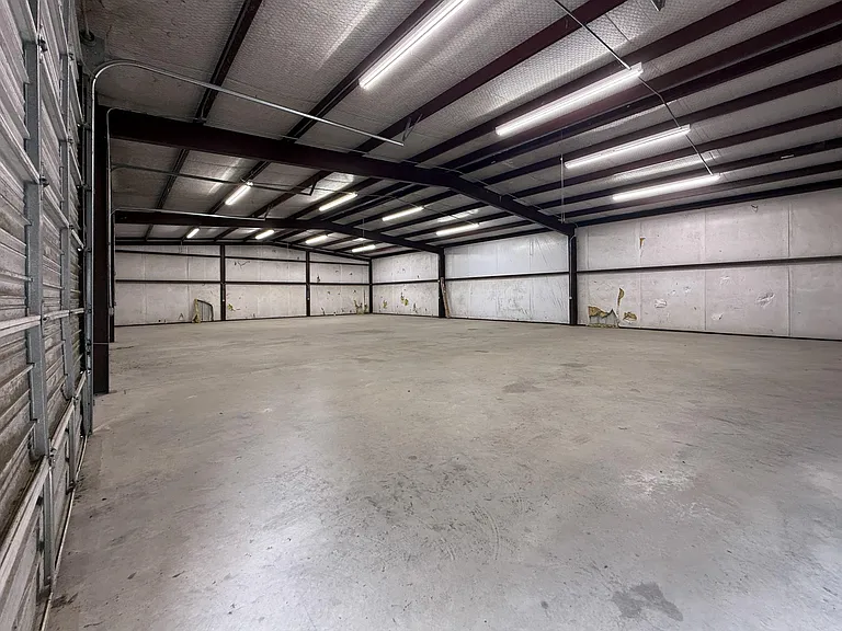 26605 E River Rd #A — Photo 3