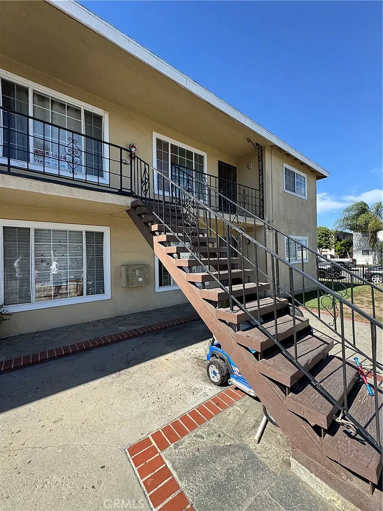 2 bed, 900 sqft, $2,800 — Photo 2
