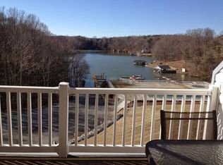 1085 Bluewater Dr #103, Moneta, VA 24121