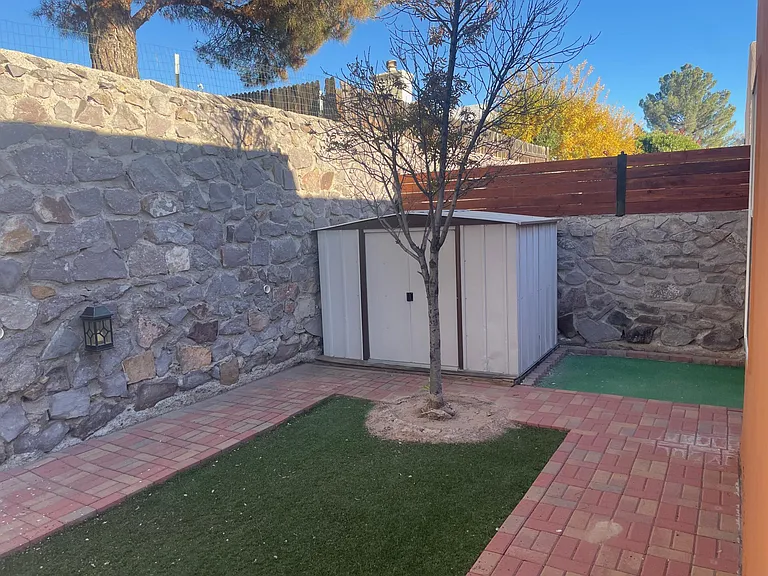 3496 Northpointe Dr — Photo 39