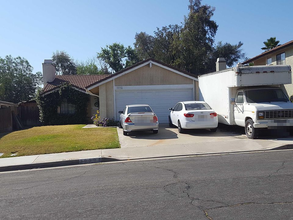 1st image of 39394 Oak Cliff Dr