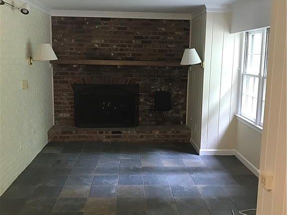 3rd image of 2506 W Broadway