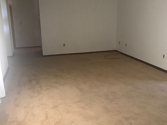 3rd image of 209 S Mantor Ave