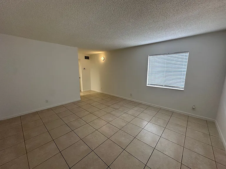 515 S Sequoia Dr — Photo 48
