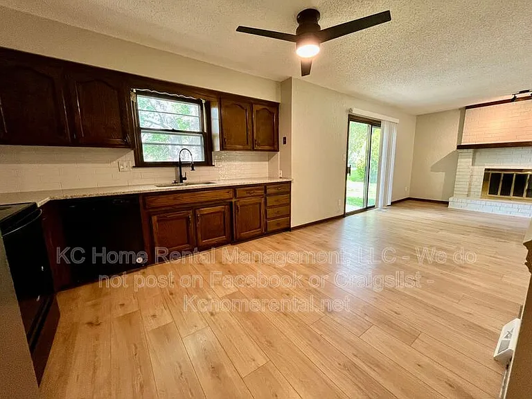 3868 SW Harbor Dr — Photo 18
