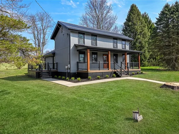 270 Laurel Rock Dr N, Beaver Falls, PA 15010