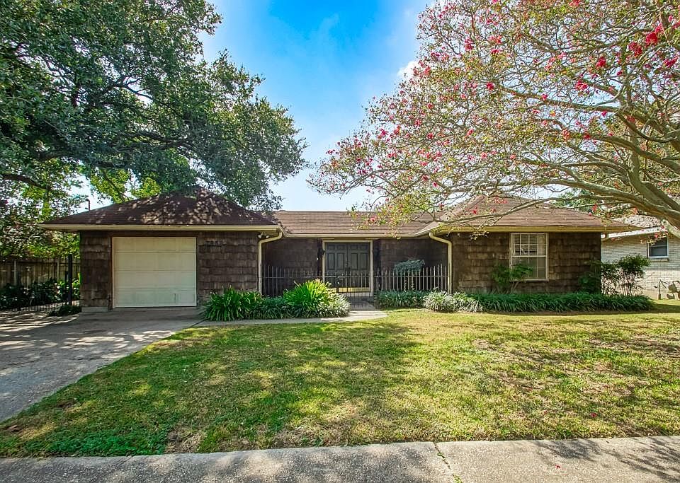 1st image of 7960 Edgelake Ct