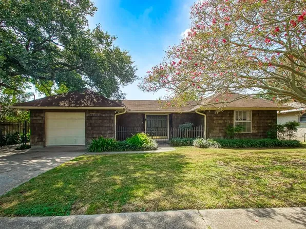 7960 Edgelake Ct, New Orleans, LA 70126