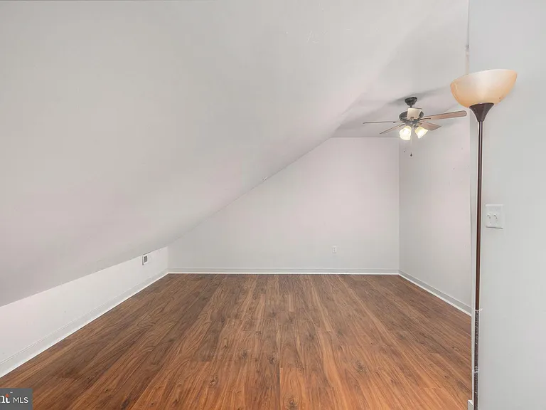 8009 Burrell Rd — Photo 18
