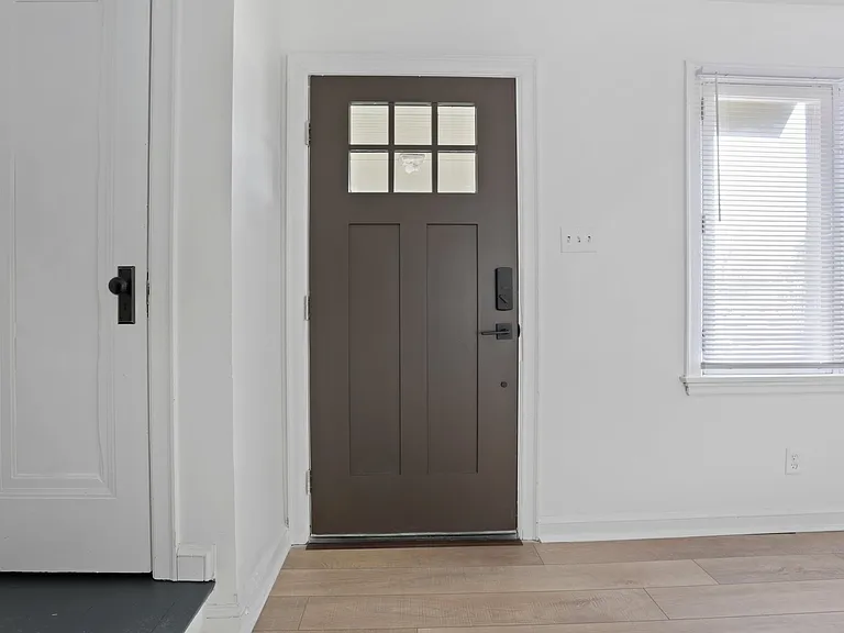 648 S Hague Ave — Photo 6
