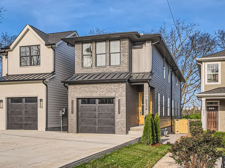 623B Eastboro Dr — Photo 2