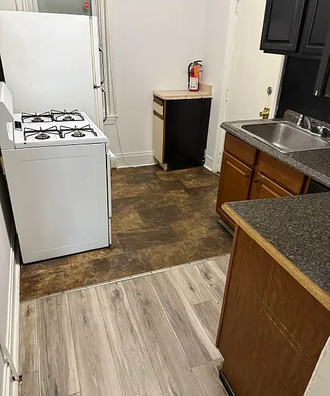 428 S Claymont St — Photo 12