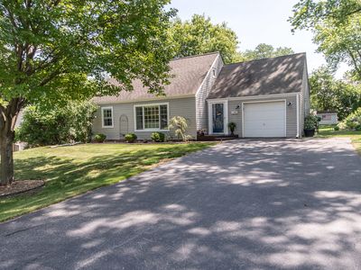 1140 Apple Tree Ln, Brookfield, WI, 53005