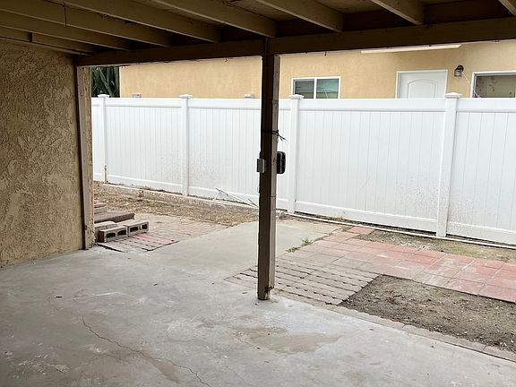 2nd image of 872 W 29th St