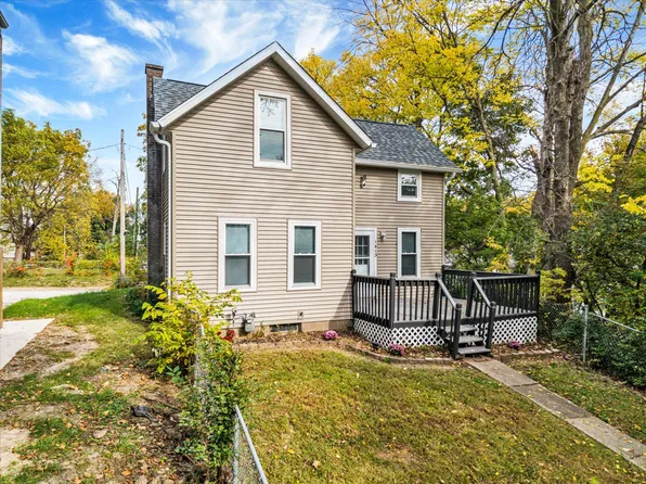 1413 12th Ave, Moline, IL 61265
