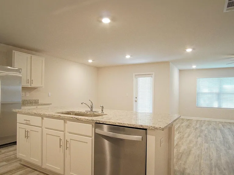 5120 Gaineswood Dr — Photo 13