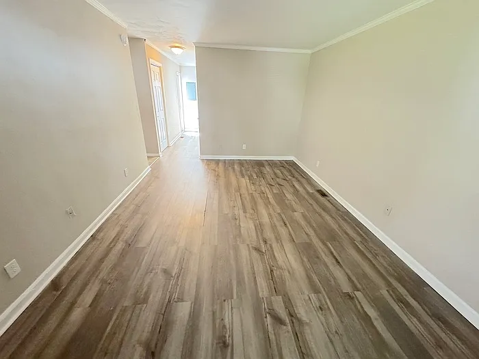 915 Green St #915 — Photo 2