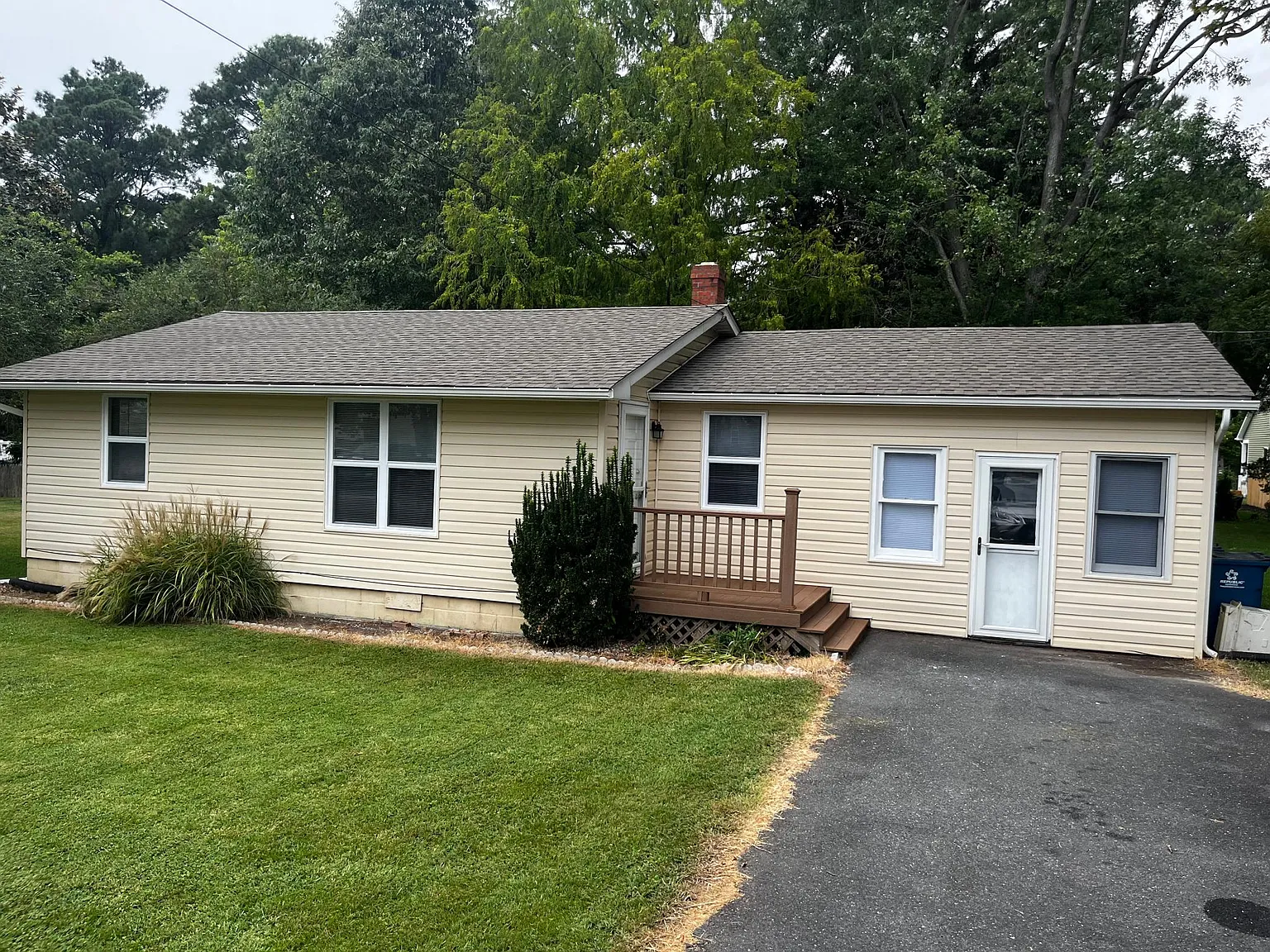 3 bed, 1128 sqft, $1,950 — Photo 1