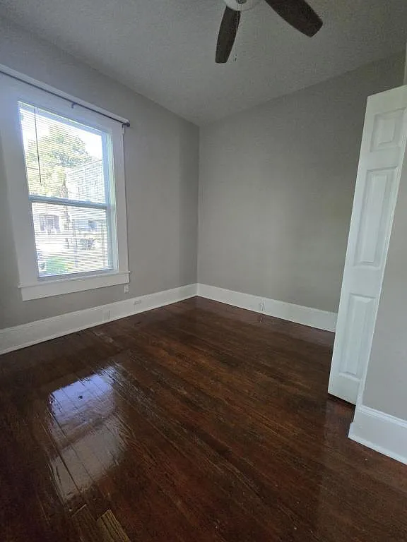 655 E Henry St — Photo 2