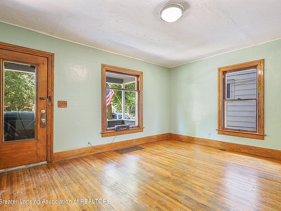 3rd image of 1133 E Malcolm X St