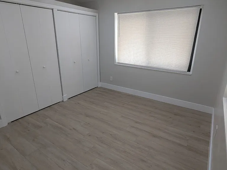 631 SE 3rd Pl — Photo 8