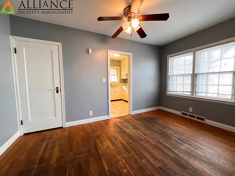 Eighth St 819 N. A & B — Photo 14