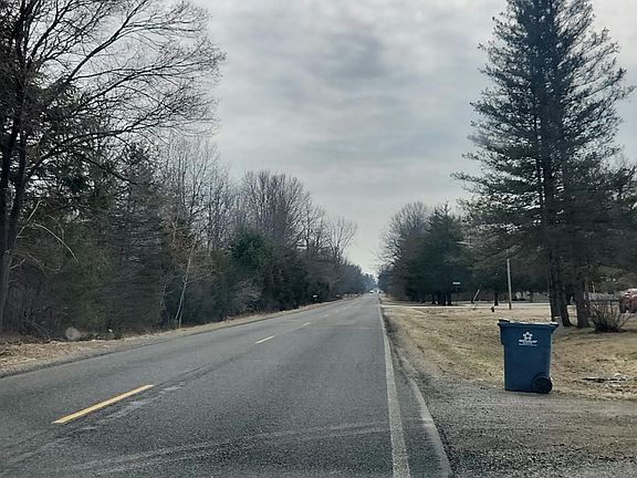 5th image of 210 S Eight Mile Rd