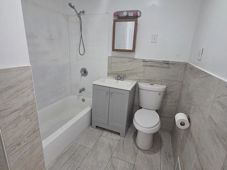 2867 W 21st St #1 — Photo 10
