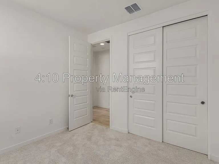 2222 E Palmdale Ln — Photo 31