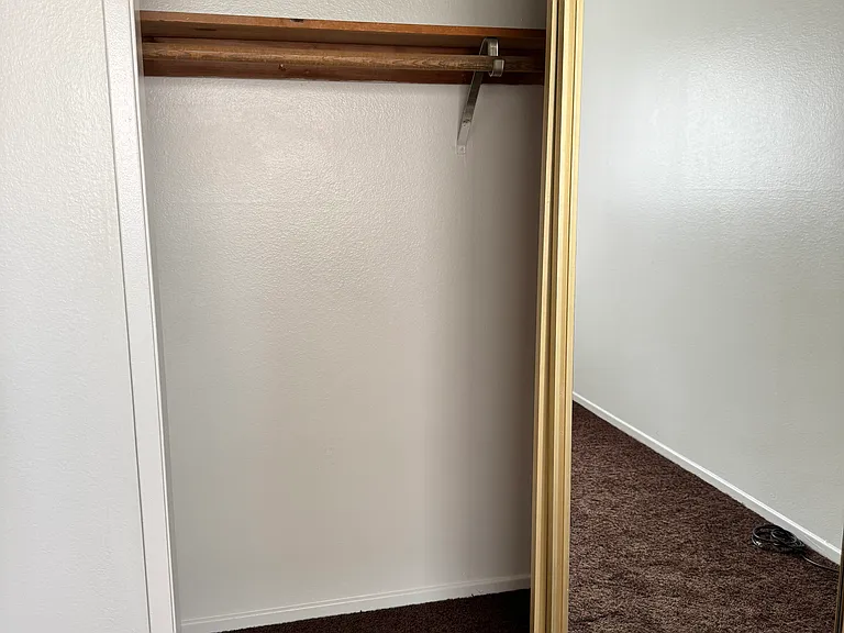 Corsica Apartments — Photo 12