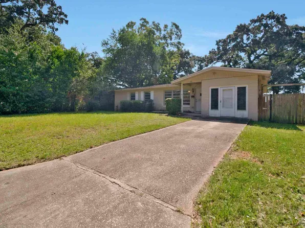 911 Springbrook Ave, Pensacola, FL 32505