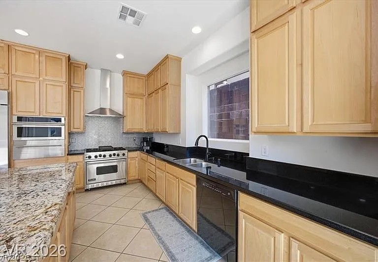 2765 Struan Ave — Photo 4