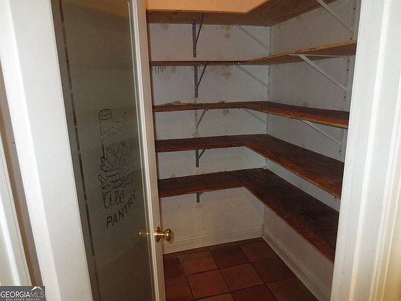 5th image of 184 Giles Rd