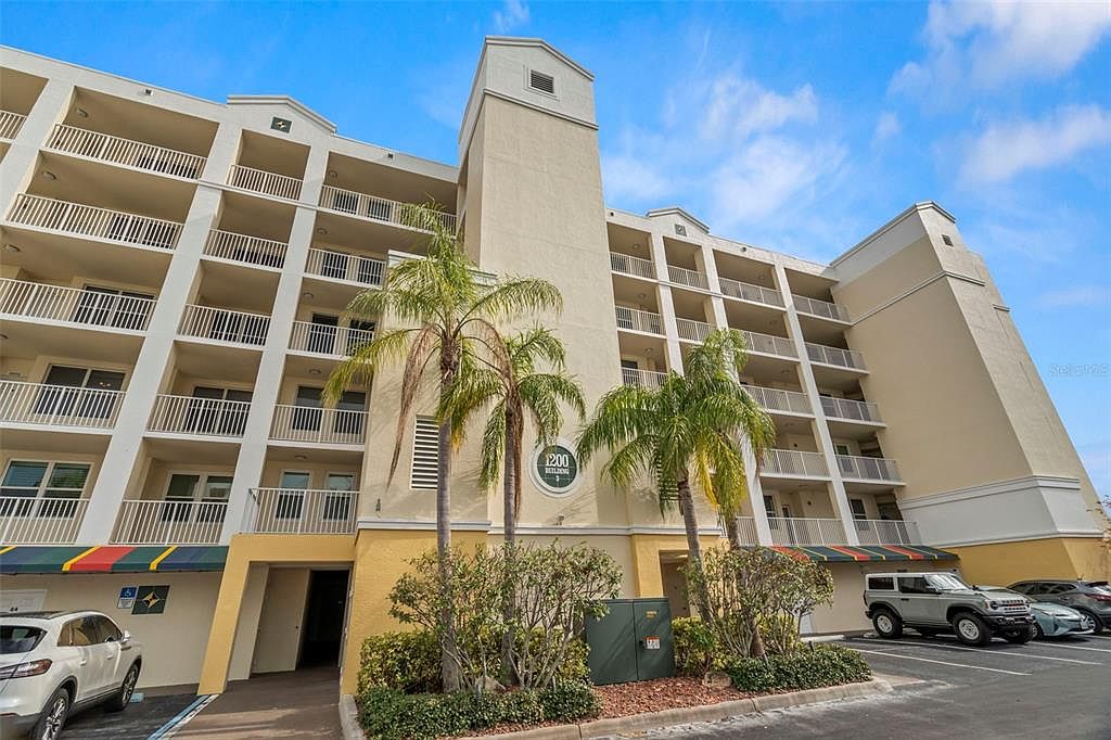 1200 Country Club Dr APT 3303