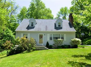 370 Oxoboxo Dam Rd, Oakdale, CT 06370