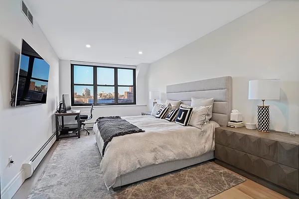 Sold by Daniel Gale Sotheby's International Realty | media 8