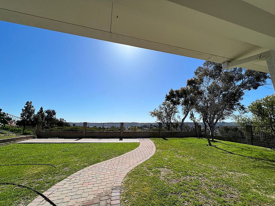 1st image of 19558 Vista Hermosa Dr