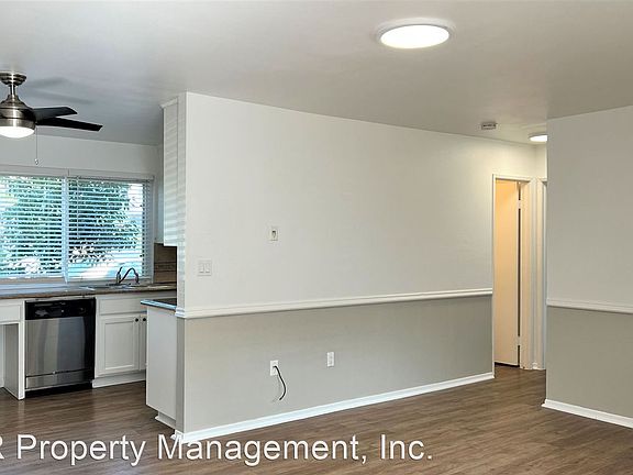 2nd image of 900 Loma Ave #11382475