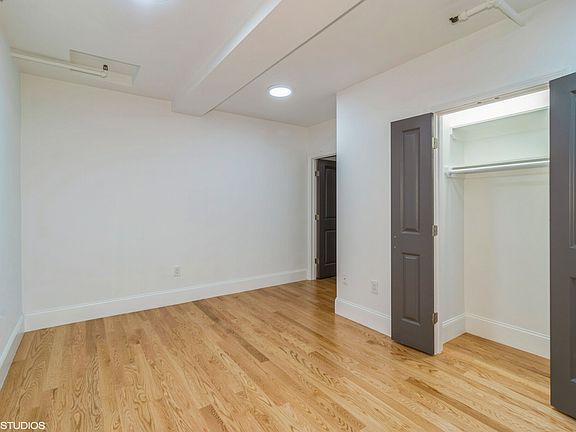 3rd image of 98 Westland Ave #816