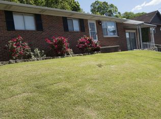 1534 Greenbrier Dr, Huntington, WV 25704